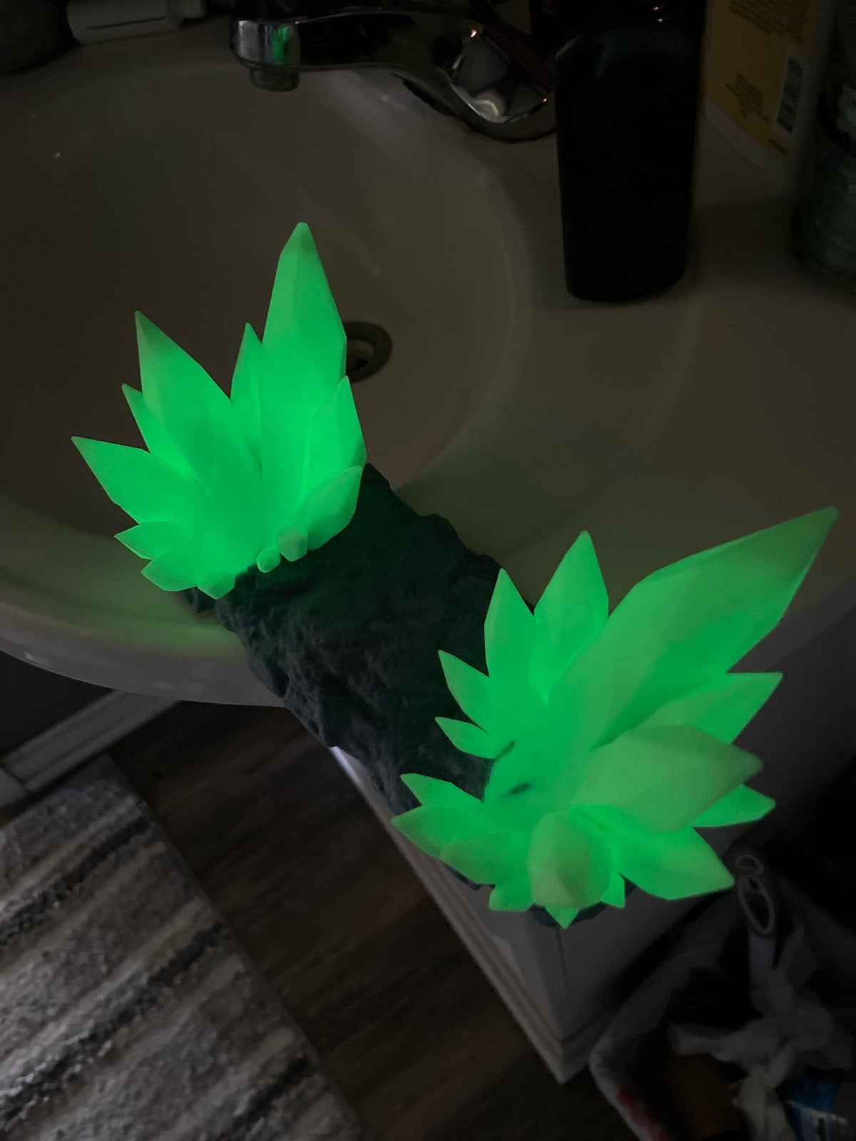 Crystal Gaming Controller Stand – PS5 & Xbox Controller Holder Dock | 3D Printed Desk Display (Multiple colours to choose from!)