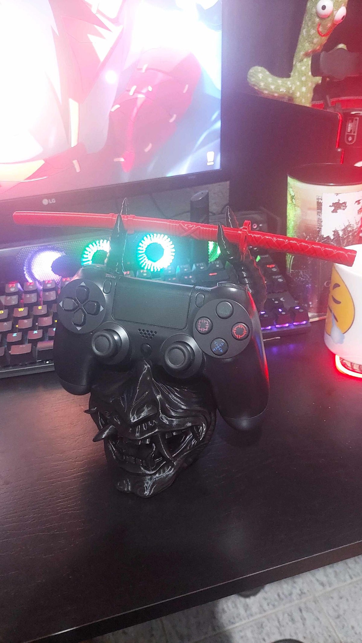 Light Up Samurai Oni Demon Mask Controller Stand | PS4, PS5, Xbox, Steam & Nintendo Controllers with Removable Sword