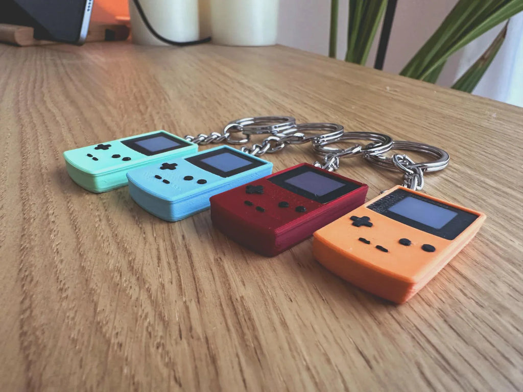 Retro Handheld Console Keyring | 3D Printed Gaming Keychain | Gamer Accessory