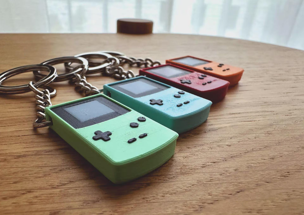 Retro Handheld Console Keyring | 3D Printed Gaming Keychain | Gamer Accessory