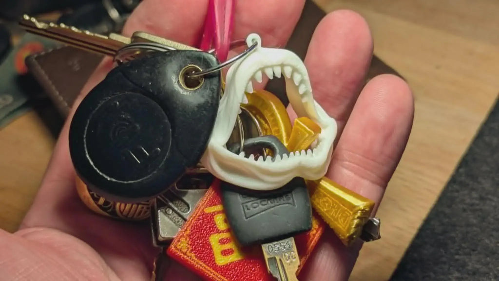 Shark Jaw Keyring - 80's Horror Movie Keychain Gift & Stocking Filler