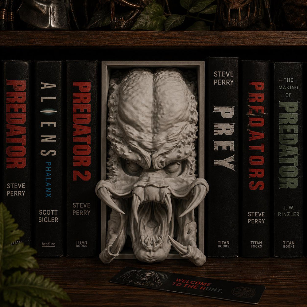 Alien Hunter Book Nook - Sci-Fi Bookshelf Insert & Wall Display + FREE Bookmark